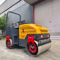 Compacteur routier vibrant à double tambour de 2,5 tonnes, moteur diesel, moteur à engrenages, conception compacte et robuste pour la construction routière