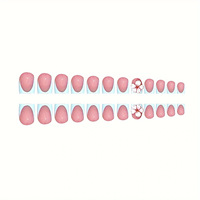 Ongles à presser de luxe bleus French Manucure, forme carrée, motif floral 3D, accent perles dorées, base nude brillante, réutilisables, couvrance totale