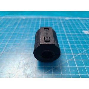 Núcleo de Ferrita NEC TOKIN ESD-SR-250 de Encaje Rápido, Usado como Pieza de Repuesto para Equipos Semiconductores Antiguos - Product Image 4