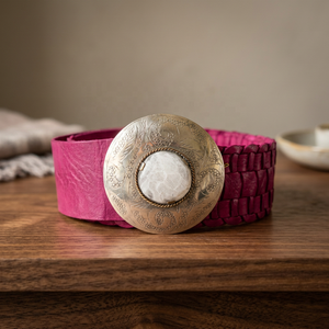 Ceinture de voyage artisanale confortable en cuir de vachette tanné végétal, élégante et fonctionnelle - Product Image 5