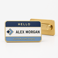 Venta al por mayor de insignias metálicas personalizadas de alta calidad, insignias de nombre de esmalte suave, pines de solapa metálicos personalizables con soporte para insignias