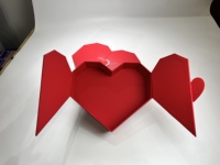 Boîte cadeau rigide en forme de cœur rouge personnalisée avec un design de ligne métallique pour la Saint-Valentin, mariage, emballage de chocolat, bijoux