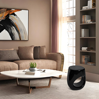 Tabouret/Table d'appoint en résine sculpturale au design moderne, simple et confortable, avec finition brillante et couleurs personnalisables