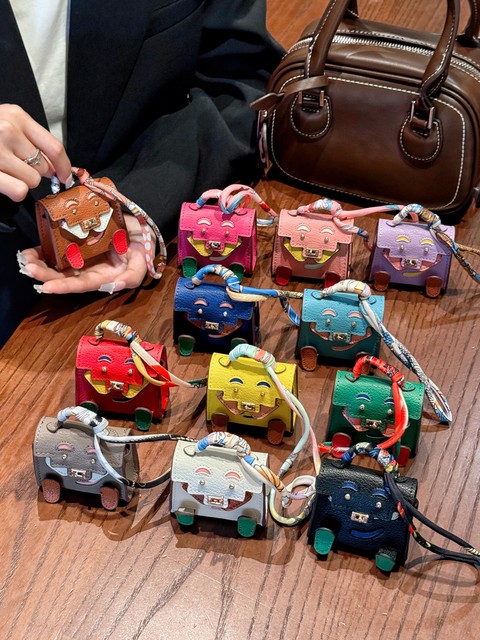 Cute Doll Shaped Mini Bag Earbud Protective case for AirPods 1 Pro Pro2 Pro3 Wireless Headphone Cover