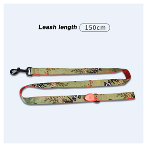 Conjunto de <span class=keywords><strong>collar</strong></span> y correa para mascotas con estampado Floral colorido, arnés de iluminación recargable, cuero suave brillante reflectante personalizado para perros - Product Image 4