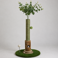 YAOYUE Arbre à chat en sisal avec cabane en peluche, sommet en feuille d'eucalyptus, base en herbe artificielle bicolore, 90 cm