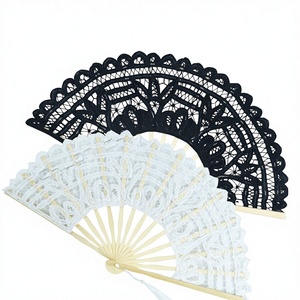 مروحة يدوية أنيقة من الدانتيل والقطن قابلة للطي - تصميم عتيق من الخيزران والحرير مع شراشيب مخصصة لحفلات الزفاف والرقص والهدايا - Product Image 1