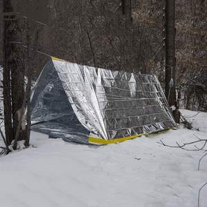 Carpa de Refugio Triangular Plegable, Ligera, Impermeable, con Protección UV, para Campamento de Emergencia y Supervivencia al Aire Libre - Product Image 1