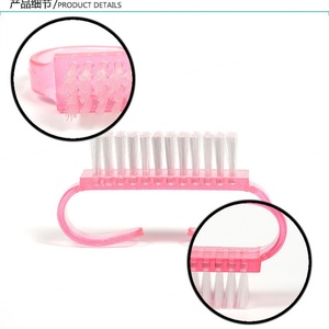 Petite brosse à ongles en corne de bœuf avec manche en plastique pour le nettoyage des ongles, le soin des ongles, le nail art, le maquillage et les salons de manucure - Product Image 5