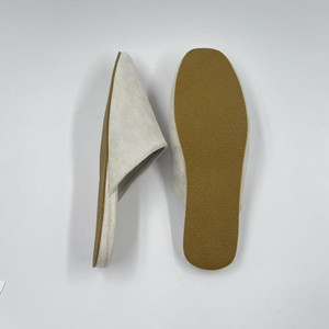 Pantoufles de Luxe Antidérapantes en Faux Daim pour Hôtel et <span class=keywords><strong>Appartement</strong></span>, Souples en Plastique avec Bout Pointu, Conception Relaxante et Confortable - Product Image 3