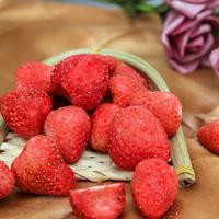 China Zoete Hele Knapperige Gevriesdroogde Aardbei Snacks Kant-En-Klare Groothandel