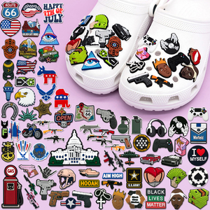 Offre Spéciale : Breloques de Chaussures 2D en PVC sur le Thème de la Culture Hip-Hop Américaine, Personnalisables (Pistolet, Console de Jeu), Tendance et Cool pour Garçons, Décorations pour Sabots de Gamer - Product Image 1