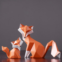 Statue de renard artistique peinte à la main avec un design de surface géométrique, artisanat en résine pour une décoration intérieure de qualité, objet de collection