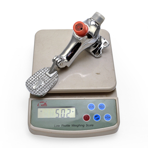 Moderne Enkelgat Messing Medische Kraan Voetbediende Touchless Bassin Kranen Met Pedaal Enkelvoudige Handgreep Kraan Ontwerp - Product Image 2