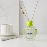Bouteille diffuseur de parfum en verre carrée géométrique 100ml 200ml, conteneur vide pour parfum d'intérieur avec bouchon coloré et logo personnalisé