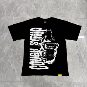 Camiseta Negra de Alta Calidad con Diseño Clásico de Jarabe para la Tos, Manga Corta para Hombre, Patrón Tejido Escaneable - Product Image 3
