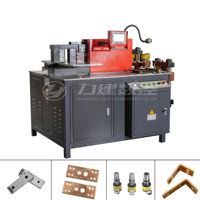 Machine hydraulique à barres sectionnelles à trois postes de travail séparés, équipement CNC exécutant des opérations de poinçonnage, de cisaillement et de pliage pour barres sectionnelles
