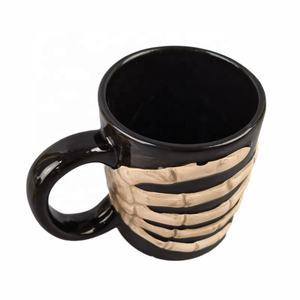Taza de té de cerámica con forma de dedo <span class=keywords><strong>travieso</strong></span> para Halloween, taza de café con forma de hueso, tazas de agua para regalo de vacaciones - Product Image 3