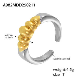 Bague ouverte personnalisée en acier inoxydable de style <span class=keywords><strong>bandeau</strong></span>, tendance et chic, pour femme, or 18 carats - Product Image 3