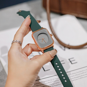Nuevo Reloj Deportivo Cuadrado para Mujer, Reloj de Pulsera Minimalista de Moda con Correa de Silicona - Product Image 3