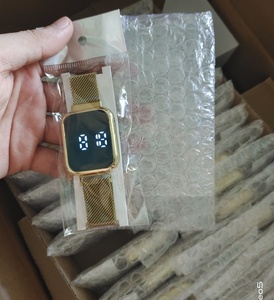 Tốt Nhất Bán Mát Unisex Đồng Hồ Đeo Tay Trắng LED Reloj De Hombre Vòng Đeo Tay Từ Tính Màn Hình Cảm Ứng Kỹ Thuật Số Đồng Hồ Điện Tử - Product Image 5