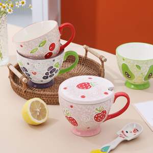 Mug à petit-déjeuner en céramique écologique, motif fruits en relief peint à la main, grande capacité 450 ml, design élégant, usage domestique - Product Image 3