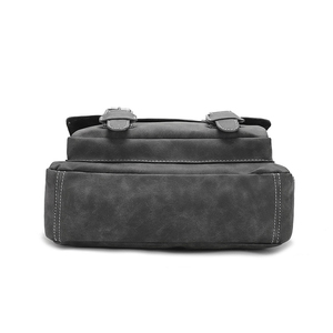 Sac bandoulière messager en <span class=keywords><strong>cuir</strong></span> PU imperméable grande capacité pour <span class=keywords><strong>homme</strong></span>, style britannique vintage, avec logo personnalisé, idéal pour les voyages d'affaires - Product Image 4