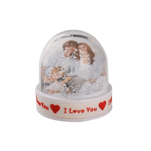 Cadre <span class=keywords><strong>photo</strong></span> flottant rond personnalisé avec paillettes, dôme en plastique avec eau, boule de neige avec liquide - Product Image 5