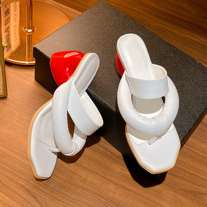 รองเท้าส้นสูงแบบสวมเปิดนิ้วเท้าทรงเหลี่ยม รุ่น Heart New Anti-Slip Celebre Sandale De Marque ปี 2025 สำหรับสุภาพสตรีและผู้หญิง - Product Image 2