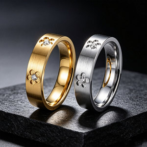 Anillo de Flor de Acero de Titanio de Lujo Ligero - Banda de Una Sola Pieza Pulida de Alta Gama, Estilo Coreano - Product Image 3