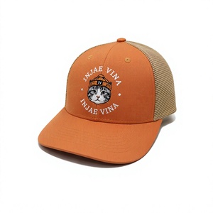 Casquette Trucker 6 Panneaux Orange Brûlé Personnalisée en Gros, Structurée, en Maille, Profil Moyen, Visière Pré-courbée avec Logo Brodé Chat Mignon - Product Image 1