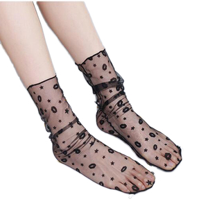Vente en gros de chaussettes d'été en dentelle cristal mode femme - Product Image 1