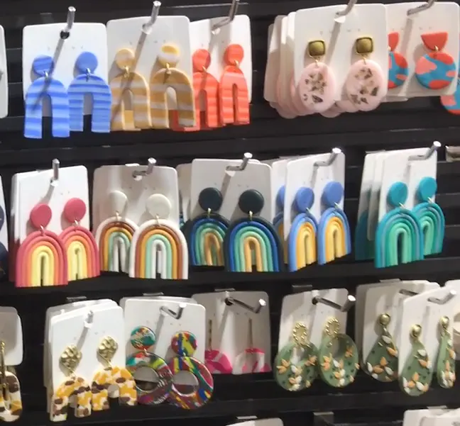 Großhandel benutzer definierte neuesten Ohrringe hand gefertigte Polymer Clay Ohr stecker geometrische Ton Ohrringe für Frauen