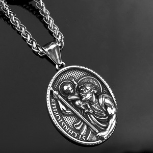 Collar con Colgante de San Cristóbal en Acero Inoxidable, Amuleto Religioso para Hombre, Joyería para Uso Diario - Product Image 1