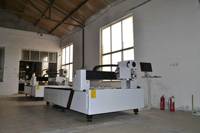 Machine de fabrication de miroirs intelligents à laser fibre CNC multifonctionnelle pour ponçage, sablage, perçage, décapage de peinture et gravure motorisée