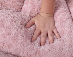 IVYPET lettino per cani antiscivolo in Silicone morbido peluche in velluto Premium letto per cani letti per animali domestici a forma di osso creativo di lusso - Product Image 6