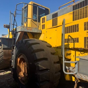 Chargeuse sur pneus Komatsu WA600 jaune d'occasion, diesel, 4 roues motrices, équipement de construction lourd, 15 tonnes, pompe hydraulique, boîte de vitesses - Product Image 3
