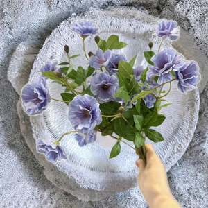 Eleganti Steli di Fiori Artificiali in Seta Fatti a Mano per Decorazioni di Corridoi Nuziali, Candelabri e Anelli - Product Image 3