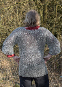 Haubergeon de qualité supérieure en maille de chaîne, armure rivetée, anneaux ronds, finition naturelle, maille d'acier, fait main, durable - Product Image 3