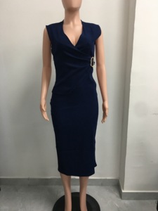 เสื้อสวมหัวผู้หญิง คอวีสองชั้น แขนกุด ผ้าทวิลล์ แฟชั่น - Product Image 6