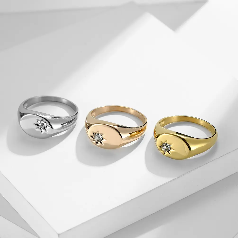 फैशन उच्च गुणवत्ता सरल 18K सोना मढ़वाया स्टेनलेस स्टील स्टार हीरे क्रिस्टल सगाई की अंगूठी