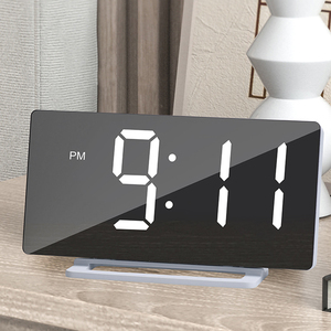 Horloge de table et de bureau avec <span class=keywords><strong>radio</strong></span> FM numérique à LED, miroir intelligent, nouvelle conception, vente chaude - Product Image 5