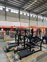Máquina de Sentadillas con Cinta de Rodamiento SK Commercial, Equipo de Entrenamiento de Fuerza de Alta Resistencia con Carga de Placas para Gimnasios Profesionales y Centros de Fitness
