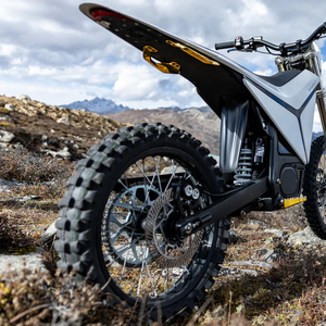 Batterie lithium 45Ah 97.2V pour <span class=keywords><strong>moto</strong></span> tout-terrain électrique Y-Volt Surge V, 4x réglages de camber, 2x réglages de caster du bras oscillant, 2x utilisés - Product Image 3