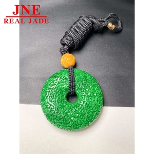 Venta al por mayor <span class=keywords><strong>de</strong></span> fábrica: Collar con colgante <span class=keywords><strong>de</strong></span> <span class=keywords><strong>jade</strong></span> tipo A verde intenso con diseño <span class=keywords><strong>de</strong></span> hebilla <span class=keywords><strong>de</strong></span> la paz tallada, venta al por mayor - Product Image 2