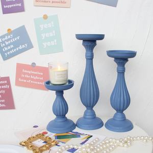 最受欢迎的2023白色仿古木制柱架烛台木制底座烛台 - Product Image 1