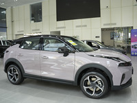 2025 Lynk Co 06 Renew SUV 1.5T Turbo Engine Boîte de vitesses manuelle automatique FWD Drive R18 Taille des pneus Cuir Euro VI Dark Gas/Petrol Nouveau