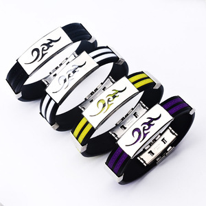 Bracciale <span class=keywords><strong>da</strong></span> <span class=keywords><strong>uomo</strong></span> personalità della moda bracciale sportivo <span class=keywords><strong>da</strong></span> basket in acciaio al titanio bracciale sportivo <span class=keywords><strong>da</strong></span> <span class=keywords><strong>uomo</strong></span> bracciale in gomma con cinturino in Silicone - Product Image 1