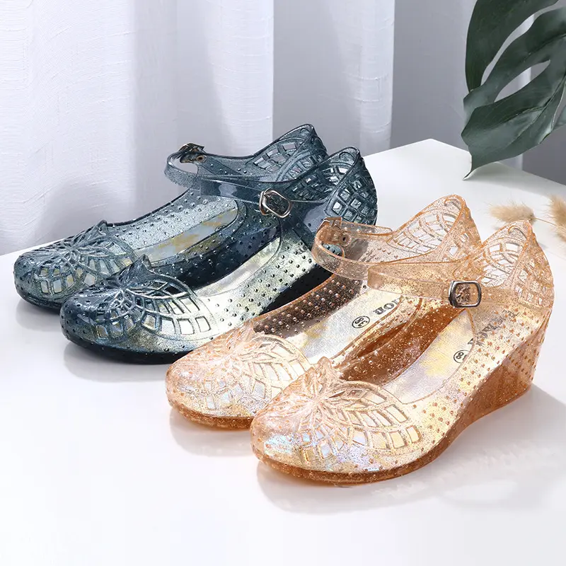 Wholesale Summer Women Sandals Clear Shoes Slip-On Jelly Shoes Ladies Flat Beach Sandals jelly sandals women