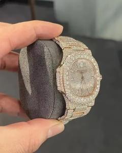 Montre bracelet en acier inoxydable or rose et diamants de qualité supérieure, 40 mm, mouvement quartz, pour homme et femme, disponible à la vente - Product Image 5